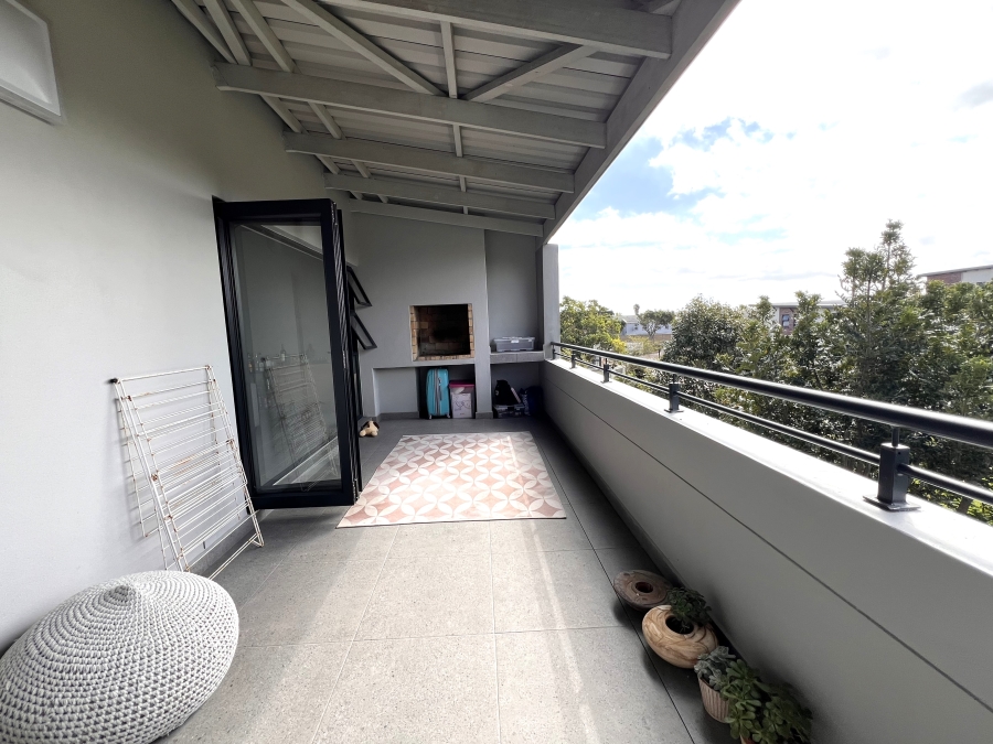 To Let 2 Bedroom Property for Rent in Royal Ascot Western Cape